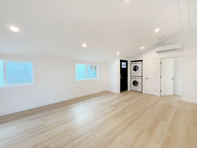 Building Photo - 4461 Farquhar Ave