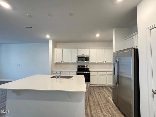 Building Photo - 209 Lily Patch Ln