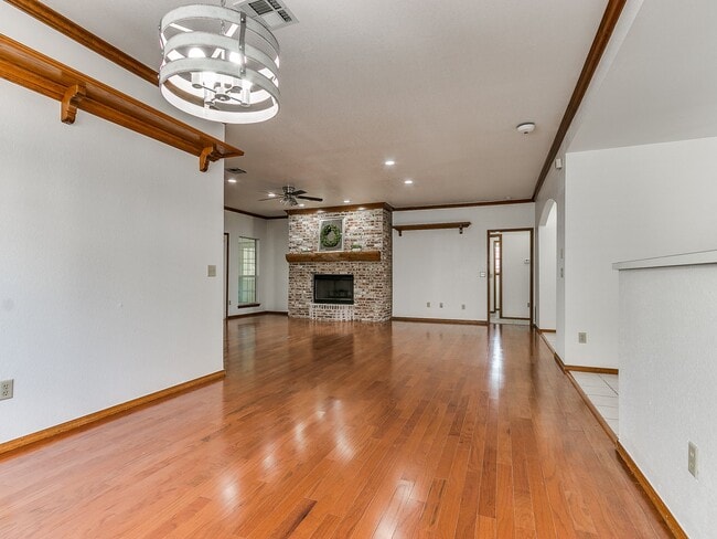 Building Photo - 6439 Masons Dr