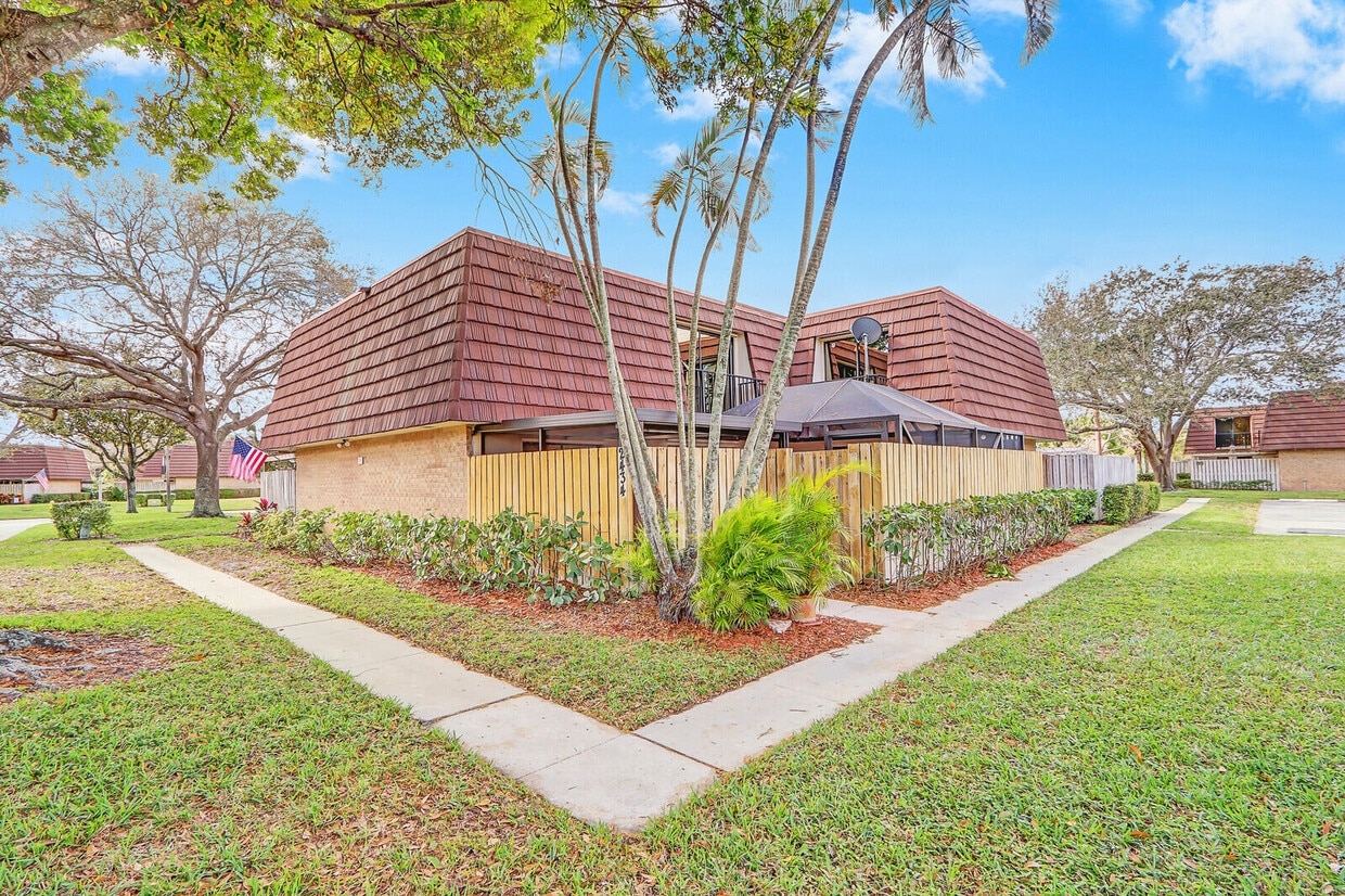 Primary Photo - 2434 24th Ln