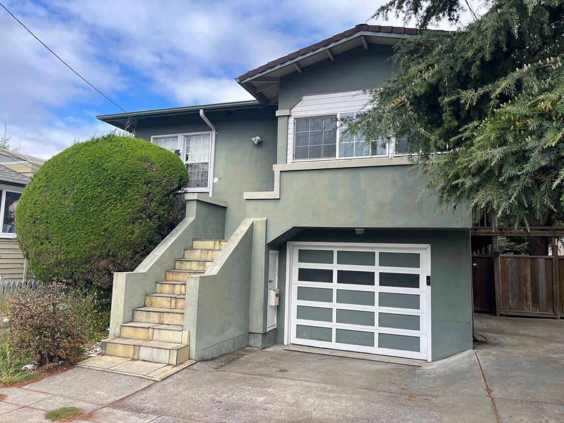 Foto principal - 719 Stannage Ave