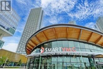 Building Photo - 898 Portage Master Bedrm Pky