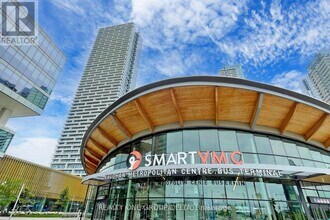 Building Photo - 898 Portage Master Bedrm Pky