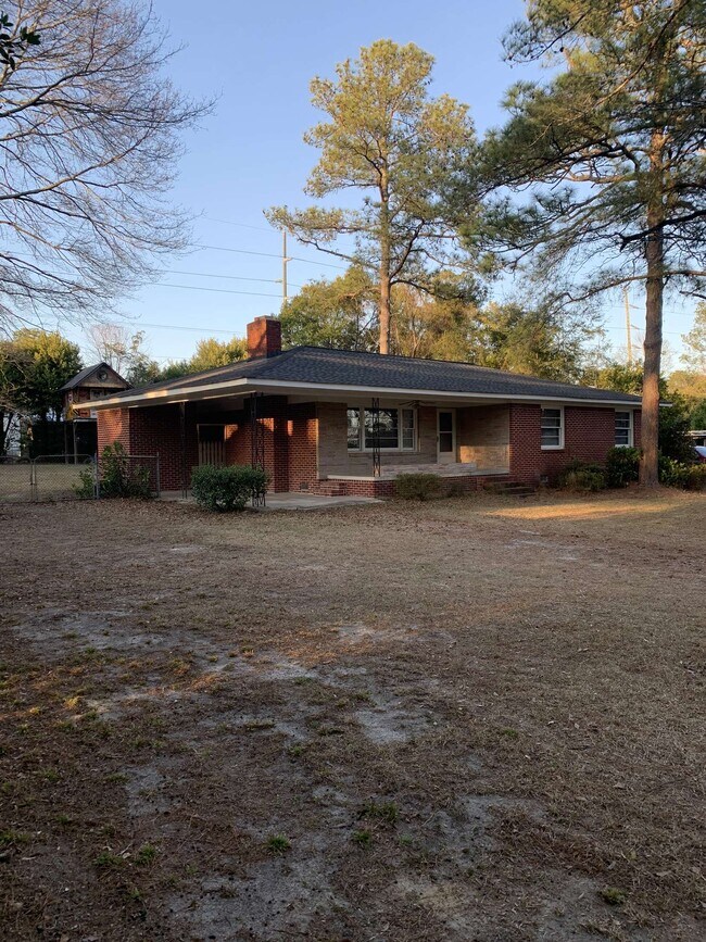 Foto del edificio - 4417 Briarfield Rd