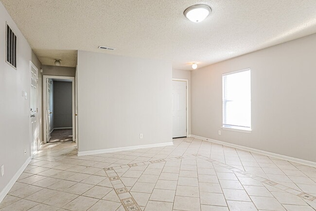Building Photo - 13277 N Etna Green Dr