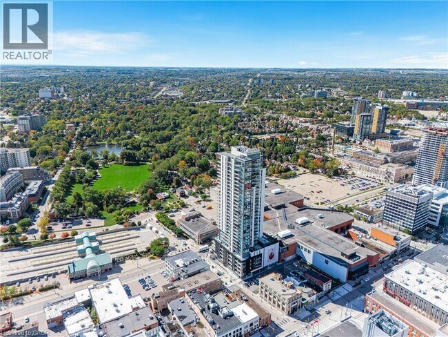 Building Photo - 60 Charles St W