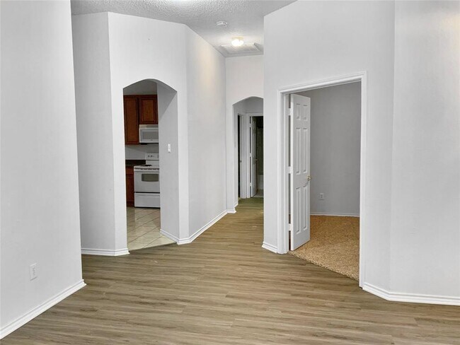 Building Photo - 1616 Fern Dr
