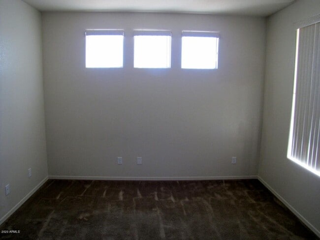 Building Photo - 2561 Sweet Grass Dr