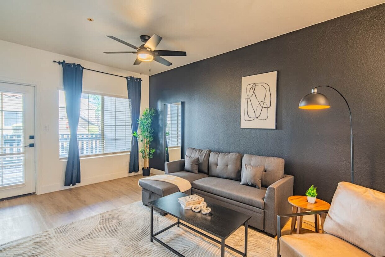Foto principal - 7900 E Princess Dr
