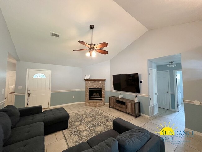 Building Photo - Charming 3BR/2BA Home in South Crestview –...