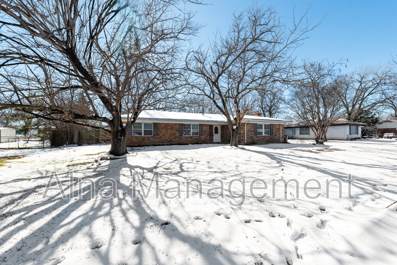 Foto principal - 509 E Willow Ln