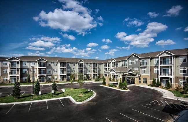 Foto del edificio - Cedarhurst of Woodland Hills