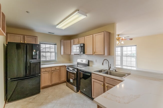 Building Photo - 413 Ridgepoint Pl