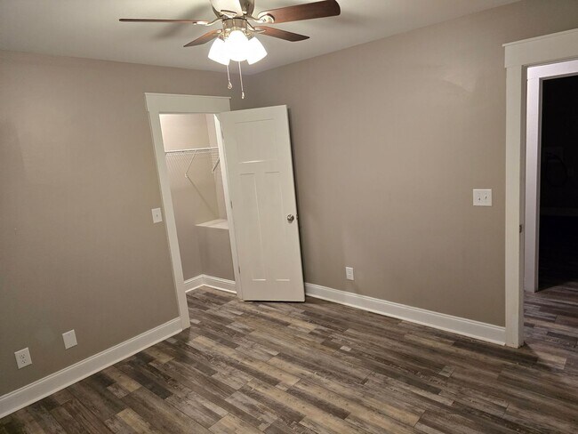 Foto del edificio - VERY NICE 3/2 HOUSE IN TUNNEL HILL