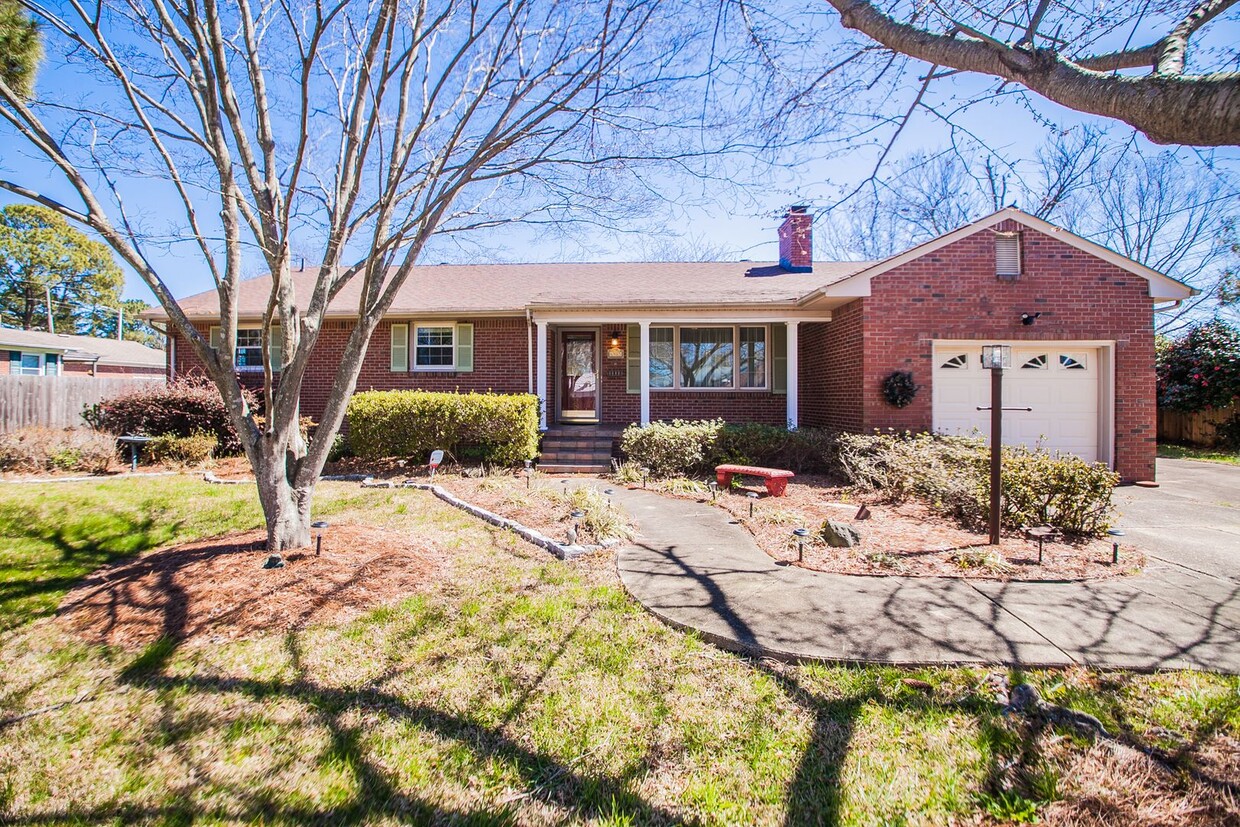 Primary Photo - Lake Shores Ranch Home