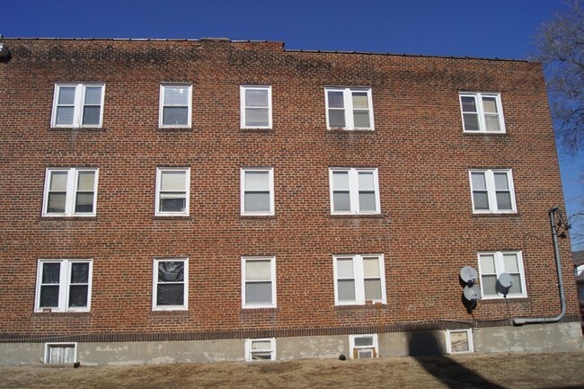 Foto del edificio - 131 N Lawn Ave