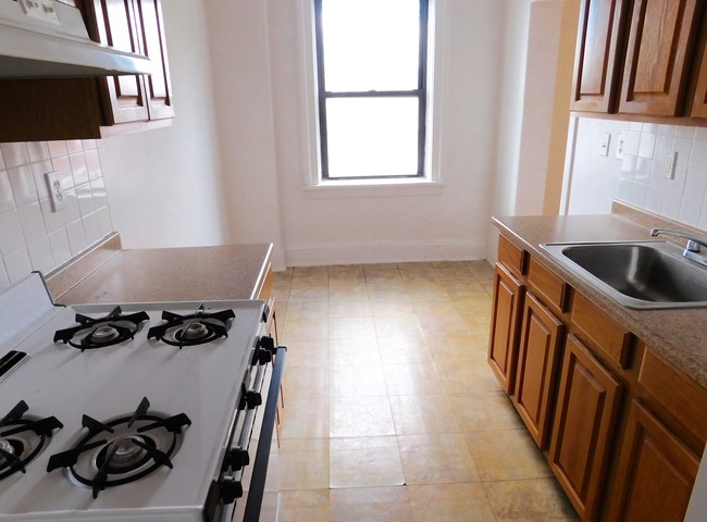 Building Photo - 32-15 35th St