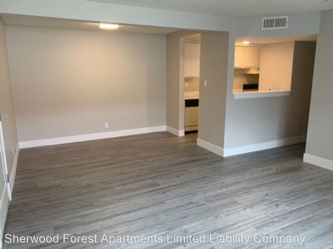 Primary Photo - 690-720 Robinhood Dr