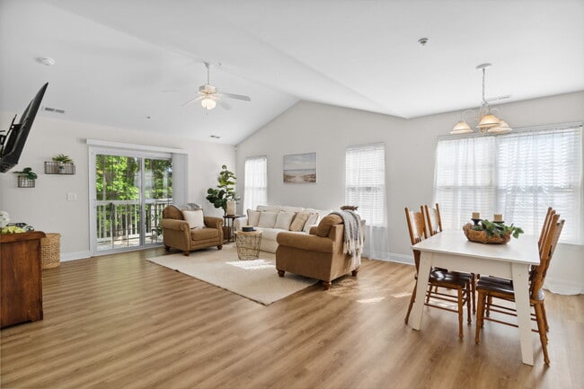 Building Photo - 1422 Willoughby Park Ct