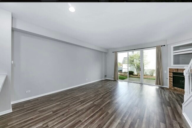 Foto del edificio - 2531 Bordeaux Ln