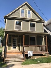 Building Photo - 208 E Walnut St