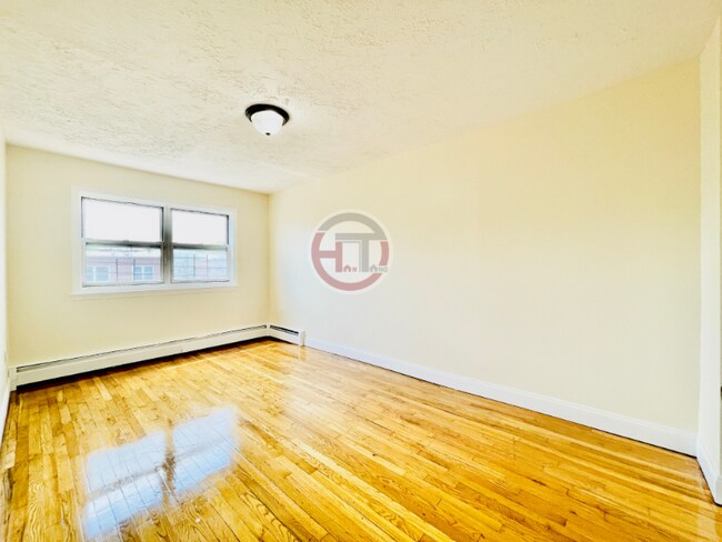 Building Photo - 1279 Noble Ave