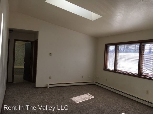 Building Photo - 5765 E Bogard Rd