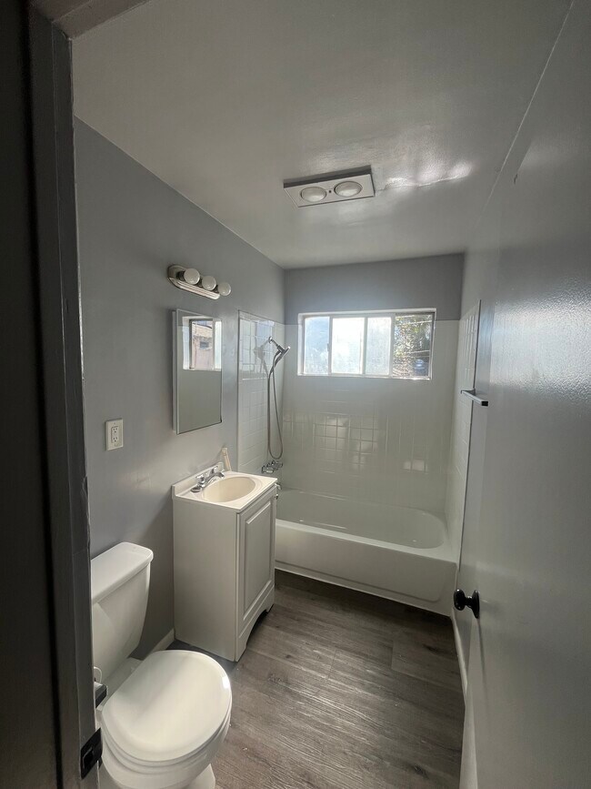 Foto del edificio - 2500, 2506 E Spaulding Ave.