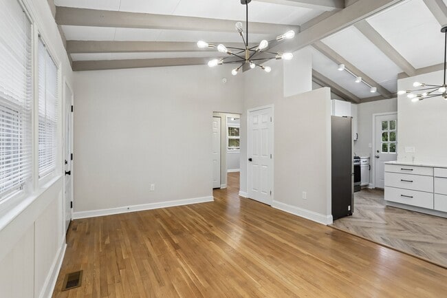 Building Photo - 203 Woodland Rd
