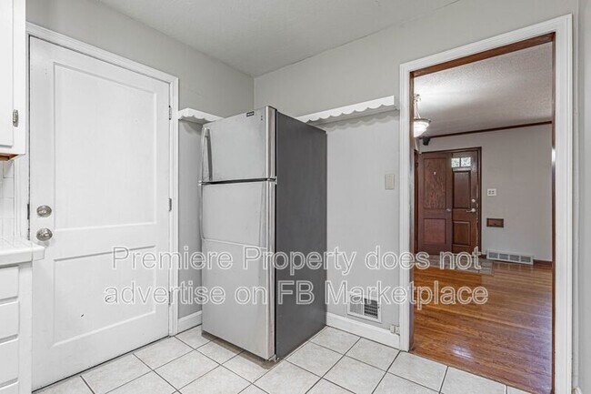 Building Photo - 3029 W 74th St