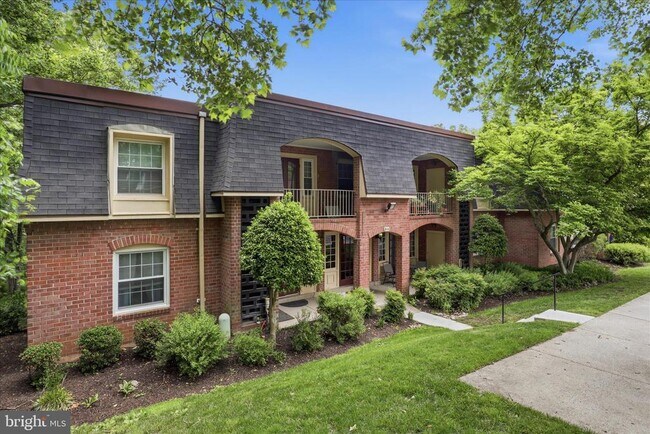Foto del edificio - 8114 Colony Point Rd