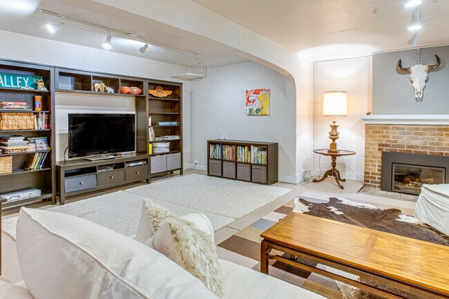 Foto del edificio - 757 Clayton St