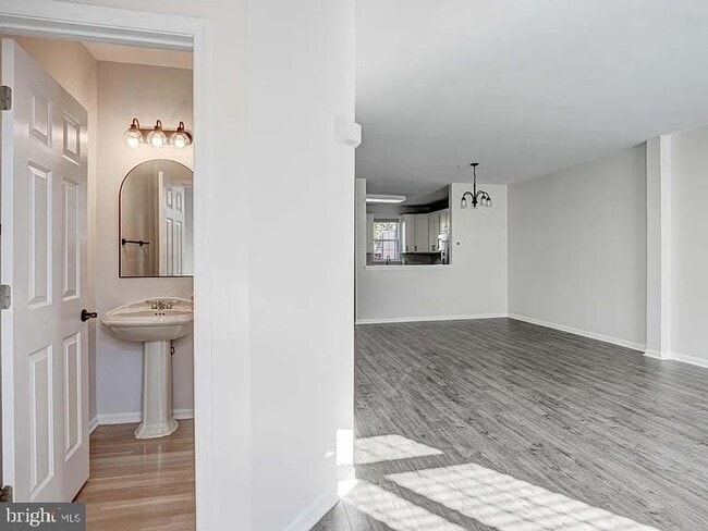 Building Photo - 20824 Shamrock Glen Cir