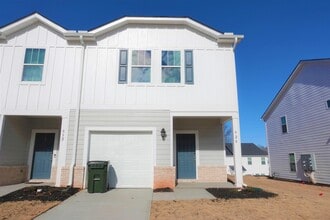 Building Photo - 904 Yarn Wy