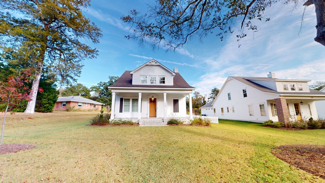 Primary Photo - Charming New Bungalow in Downtown Prattville!