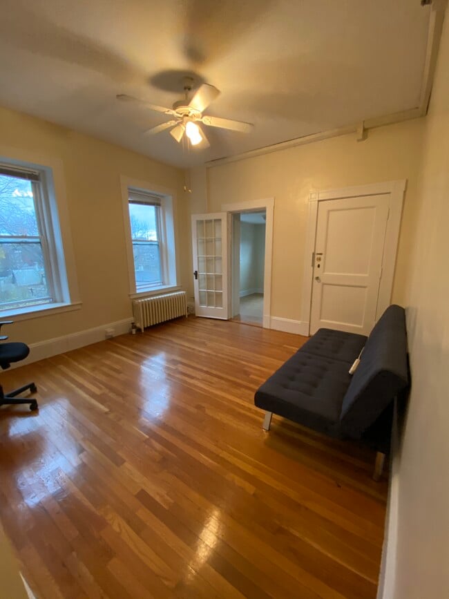 Foto del edificio - 1475 Beacon St