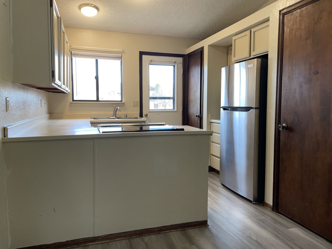 Foto principal - 388 E Valley Cir
