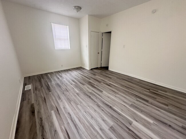 Foto del edificio - 1011 E Taylor St