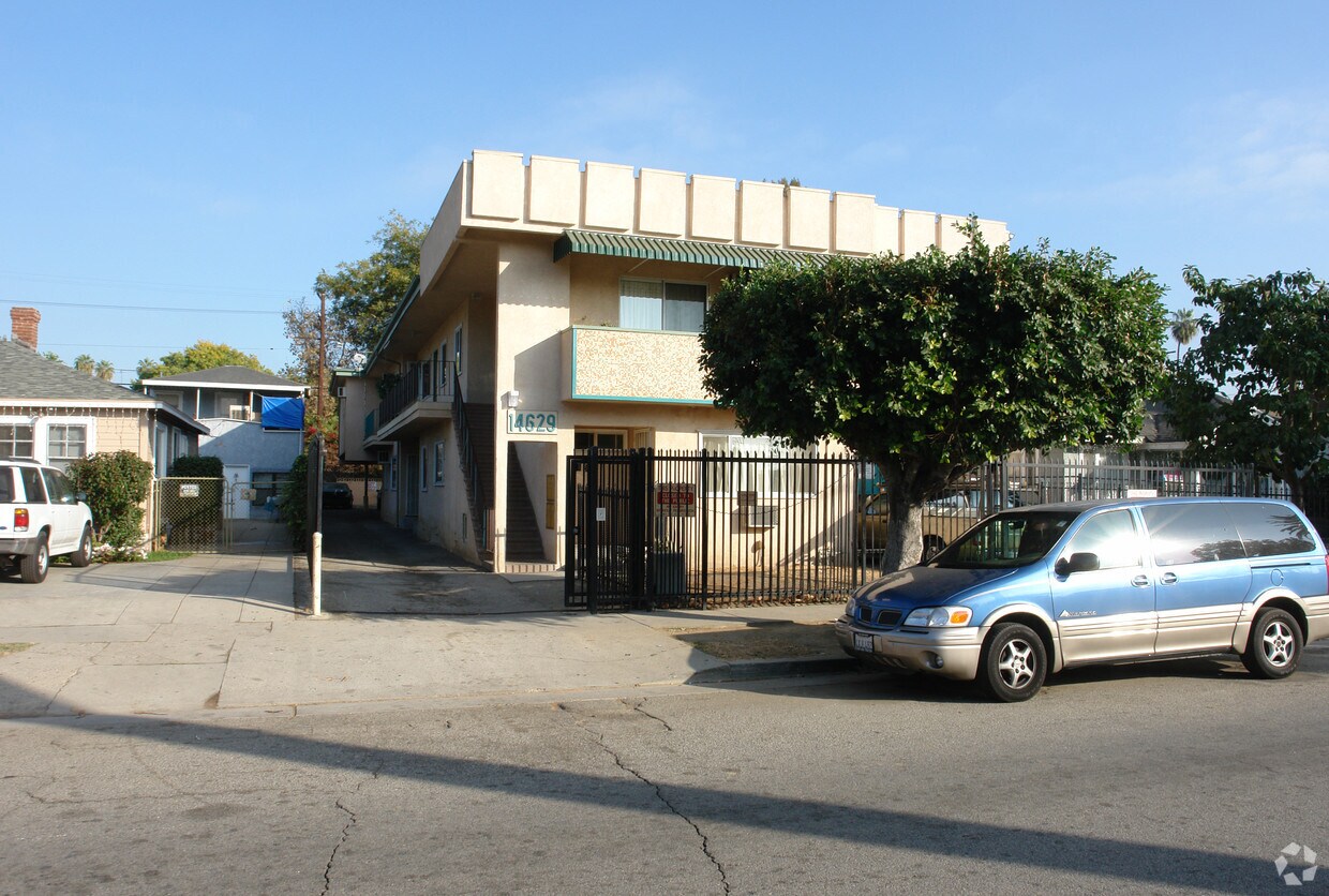 Primary Photo - 14629 Gilmore St