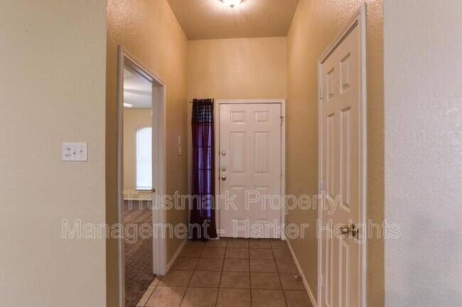 Building Photo - 3813 Tiger Dr