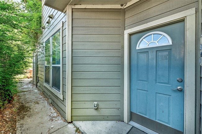 Building Photo - 705 Nelray Blvd