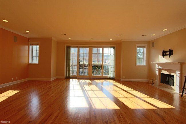 Foto del edificio - 3721 N Wilton Ave