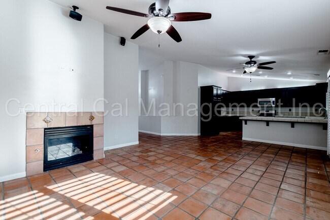 Building Photo - 3 Bedroom/2 Bath Home with Solar in the Desired Southwest - $2450 per Month!