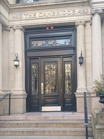 Building Photo - 484 Beacon St