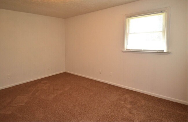 Foto del edificio - 6 Rainbow Forest Dr