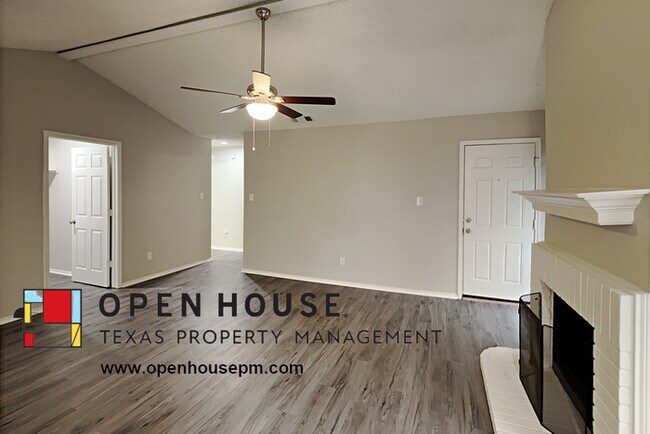 Foto del edificio - 1106 Hidden Creek Dr, Mansfield