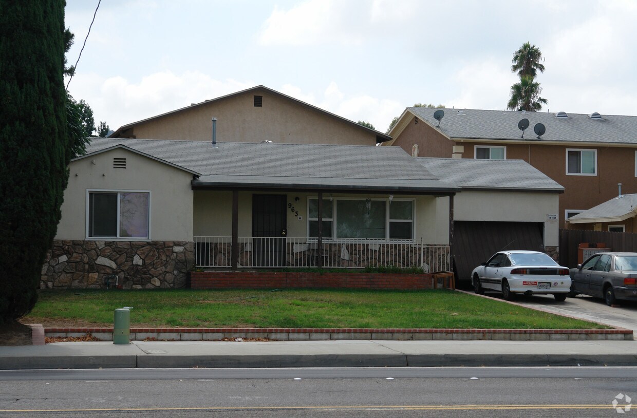 Building Photo - 963 E Washington Ave