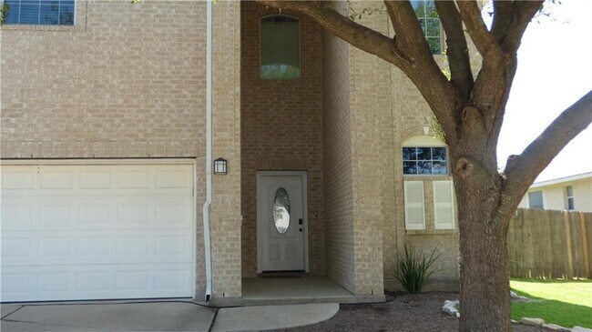 Foto del edificio - 3906 Bonnie Ln