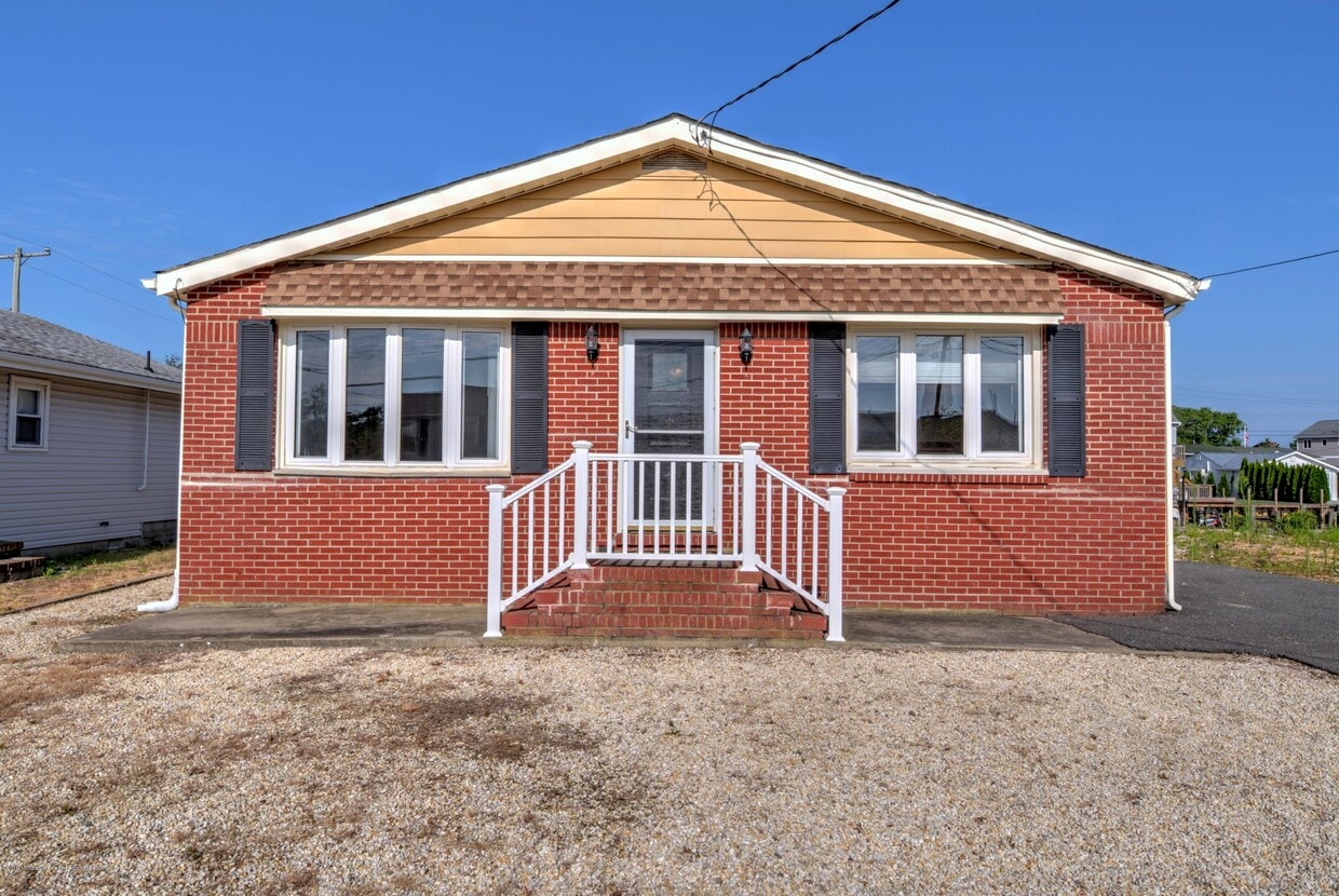 3 Sands Point Rd, Ocean Township, NJ 08758 House Rental in Ocean