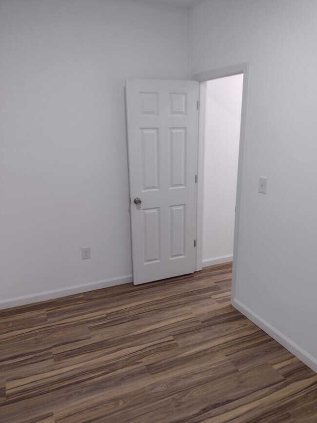 Foto del edificio - 2-302 W Washington St